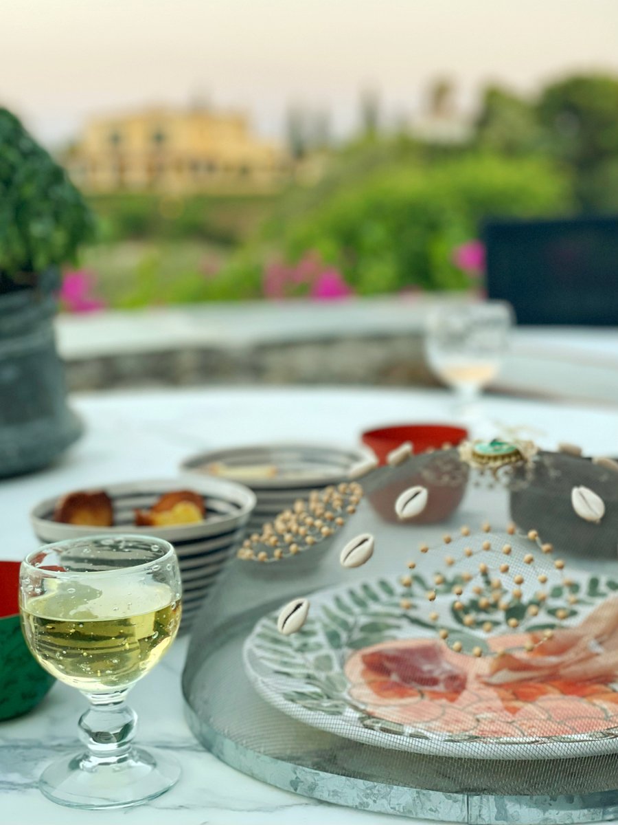 bear_wines's tweet photo. Have you heard about apéro hour?  It’s the late afternoon, which gives you a moment to transition from your day into the evening. A nice wine is always appreciated and then light bites to stimulate your appetite but not enough to make you feel full…

We have s... https://t.co/yo5C8NQsqn