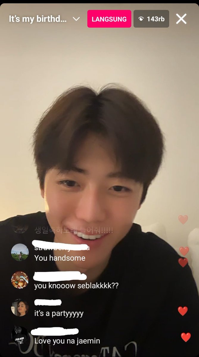 markeeeeulee's tweet photo. 08.13.23
✧･ﾟ:*JAEMIN'S BIRTHDAY*:･ﾟ✧
Terima kasih telah datang di hidupku, terima kasih telah mencegah saya gila, terima kasih mencegah saya kesepian, terima kasih menemani ke-stresan diri ini, terima kasih telah membuat saya tersenyum walau lagi nangis, https://t.co/BtubF8oXto