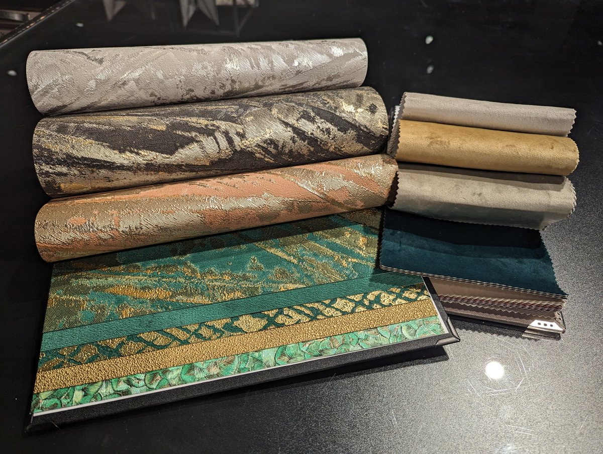 ECorbettDesign's tweet photo. Looking at colour and pattern today at Sterling Home.

Fabulous bold, patterned wallpaper in a range of colours and tones, along with simple fabric, to put together some mini schemes.

#sterlinghome #mysterlingstyle #interior #design #colour #pattern #scheme #wallpaper #fabric https://t.co/XMr2FypnLr