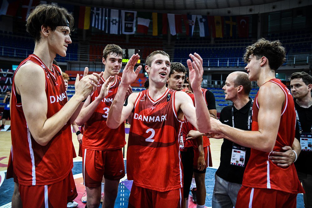 Niklas Polonowski tweet media