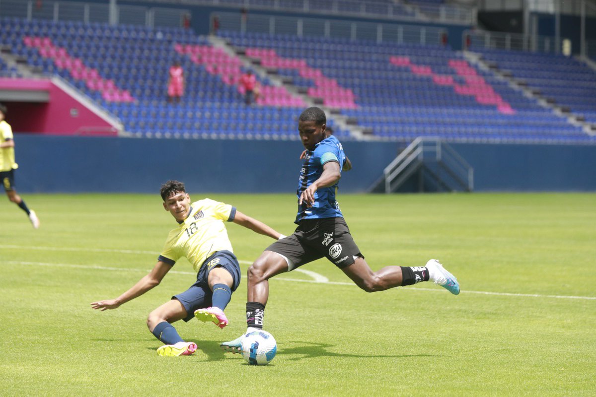 IDV_Formativas's tweet photo. FINAL ST ⏱️ #CopaTangoMDM 🏃🏻♂️ #IDV 2 #EcuadorSub17 1 https://t.co/2z3kkeNVmJ