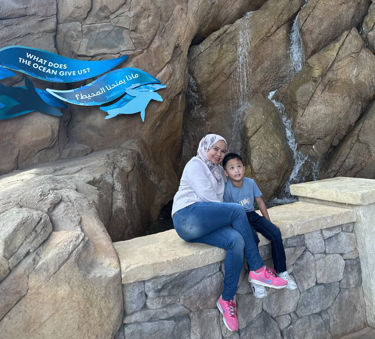 BisdakV's tweet photo. Enjoying our weekend celebrating our kiddo’s 5th birthday where else but in the world’s largest aquarium- SeaWorld Abu Dhabi. 

#life #love #hope #family #AbuDhabi #UAE #weekendbonding https://t.co/sTCluL3hZb