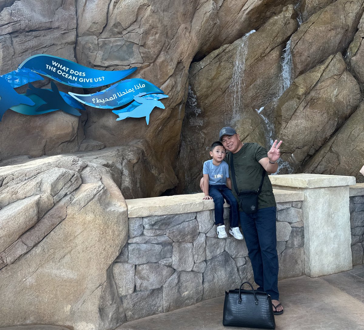 BisdakV's tweet photo. Enjoying our weekend celebrating our kiddo’s 5th birthday where else but in the world’s largest aquarium- SeaWorld Abu Dhabi. 

#life #love #hope #family #AbuDhabi #UAE #weekendbonding https://t.co/sTCluL3hZb