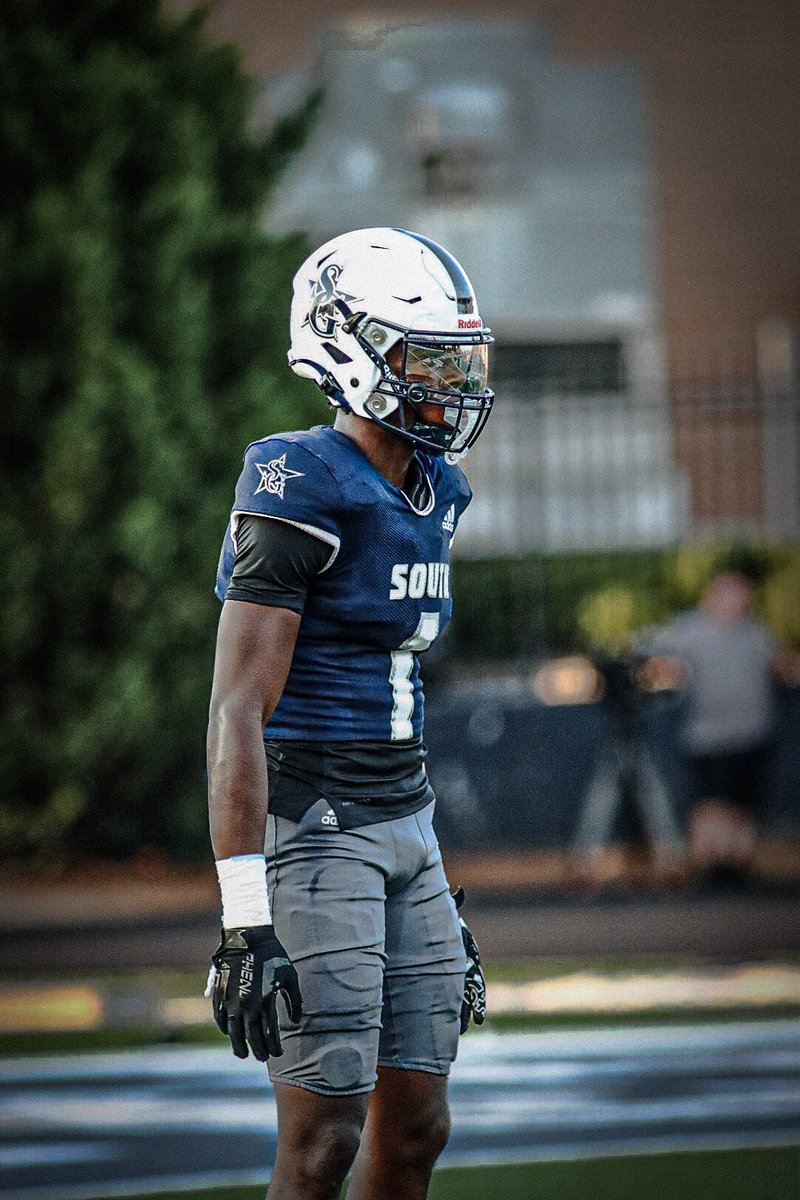 anthonycarterX's tweet photo. Had a good scrimmage last night, came out had fun and got better and came closer as a team❕#SouthonTop ❕
@CoachBWatters6 @CoachBryanLamar @BCWright52 @zaymartin2410 @Coach_MSpurlock @NEGARecruits @RecruitGeorgia @CoachP_Irish90 @HSFBscout @CoachDLett @_CoachBump https://t.co/06JogvFmN5