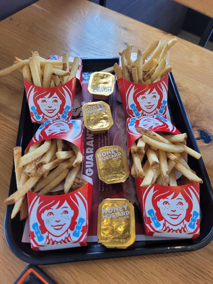Went out for <a href="/Wendys/">Wendy’s</a> and I just got to note that this is some top notch arrangement  🔼 #FoodieBeauty