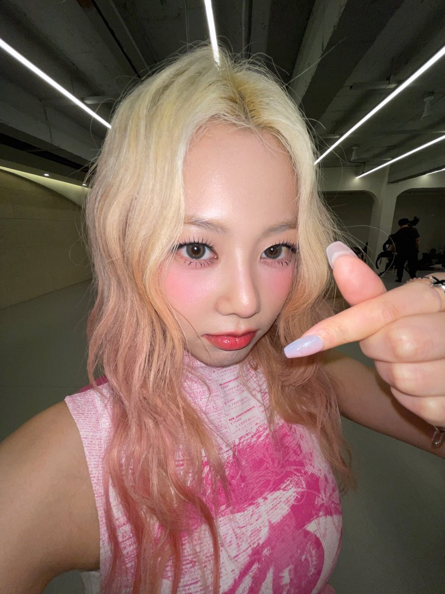 XGOfficial_'s tweet photo. 📷 #HINATA

💚💖TGIF💖💚
Let's dance❣️💃👠💞

#XG 
#XGALX https://t.co/83pYEjRxEn