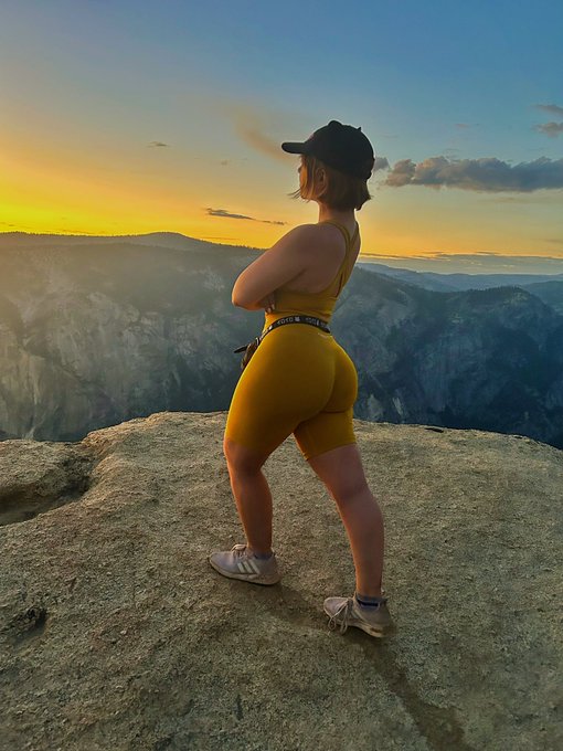 *gazes into the vista thickly* hey https://t.co/OBhaitXo28