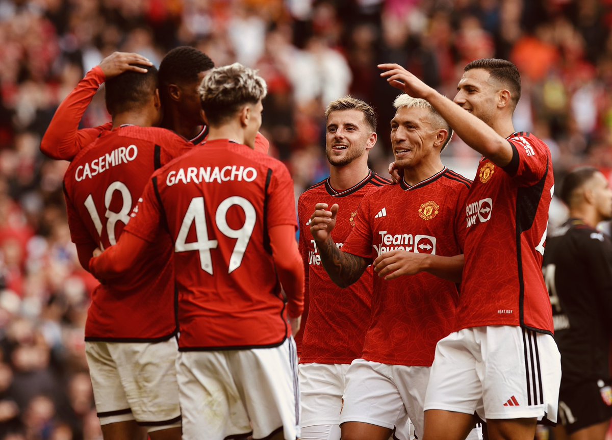 MUnitedEs's tweet photo. ¡DEN RETWEET SI YA QUIEREN VER DEBUTAR AL MANCHESTER UNITED EN LA PREMIER LEAGUE! ❤️ https://t.co/2u4RB1b3f1