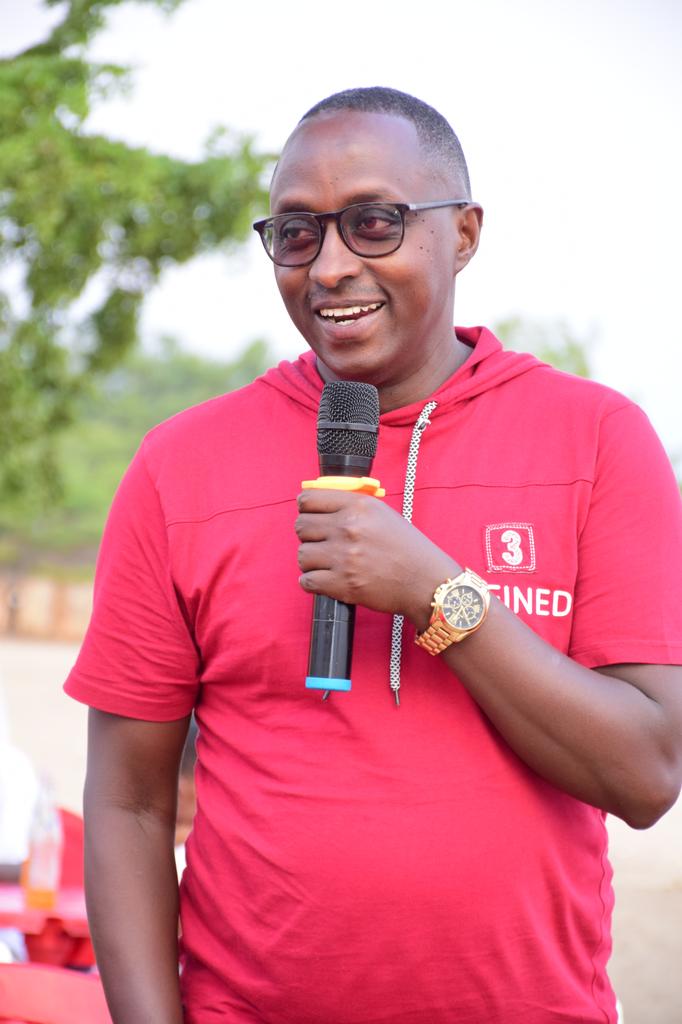 ApollinaireNdi3's tweet photo. 2.#Abapolisi bakora mw'iperereza ry' u #Burundi ko babasofye mw' ihoteri bari baraye mwo, mu gitondo co ku munsi wa 5 Uwaje abarongoye arabibeshuza  abicishije ku rubuga rw' iryo shirahamwe @AJSPOR_official.
@Radiotv10rwanda  @BurundiGov @RTNBurundi @UrugwiroVillage @KwaNtare https://t.co/C8pZzNhiga