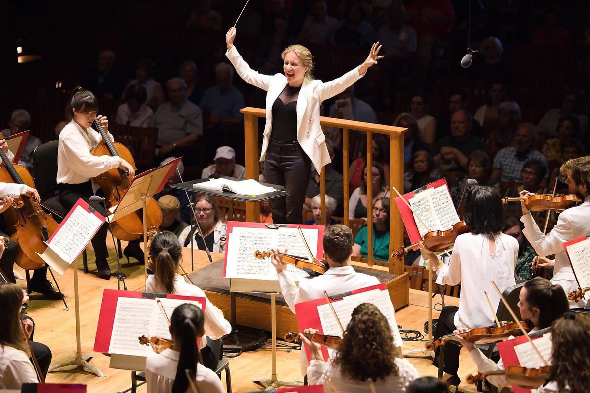 RNCMconducting's tweet image. 1/5… @rncmlive conducting students have been lighting it up in major festivals, concerts, masterclasses &amp;amp; competitions this summer. @zajaconductor is spending 2 months as one of two @tanglewoodmusiccenter Conducting Fellows, working with…