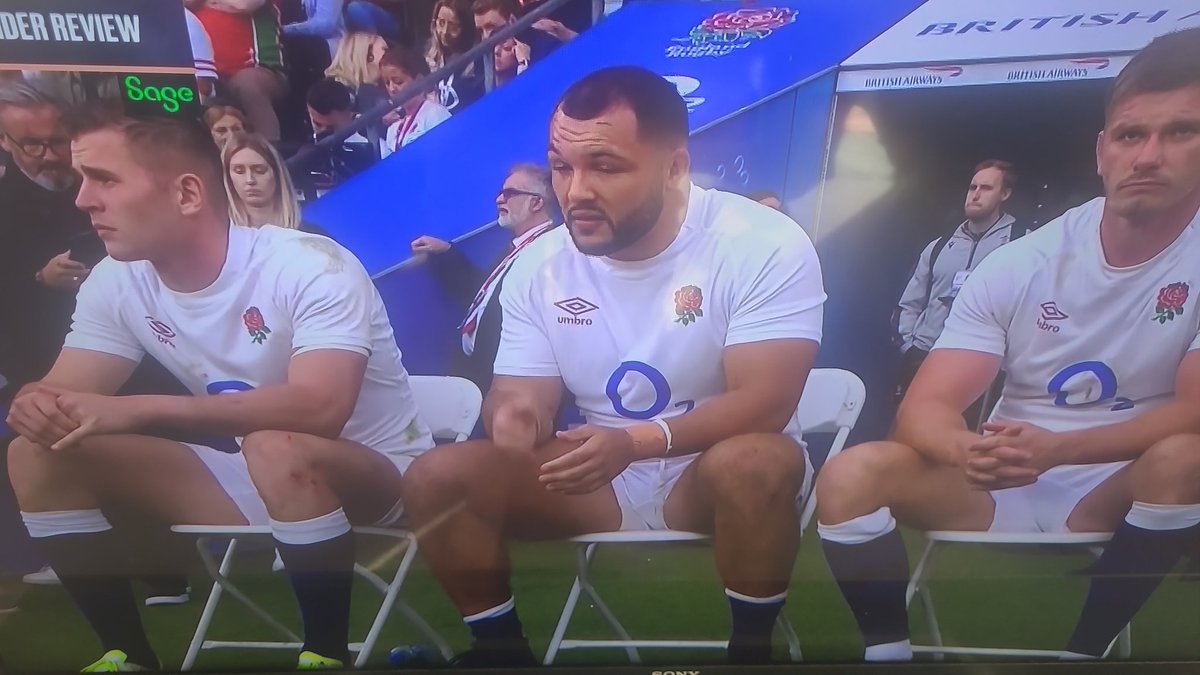 LeinsterRoyalty's tweet photo. That's the bin not the bench #ENGvWAL https://t.co/fIck27j2HO