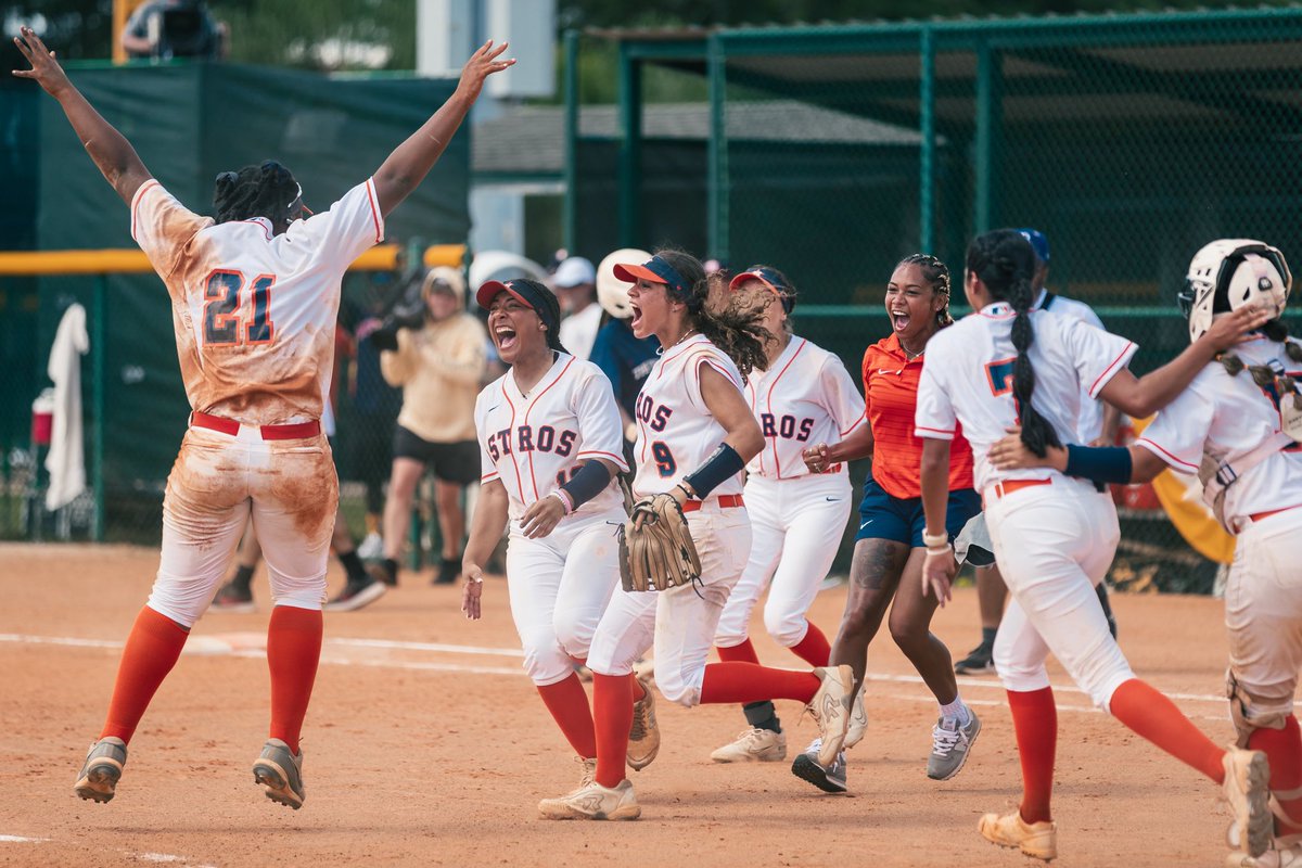 astros's tweet photo. The @astros_ya outscored opponents 56-8 on their way to beating DC Elite 2-0 to secure the Nike RBI World Series Championship. https://t.co/gxdhWLaweD