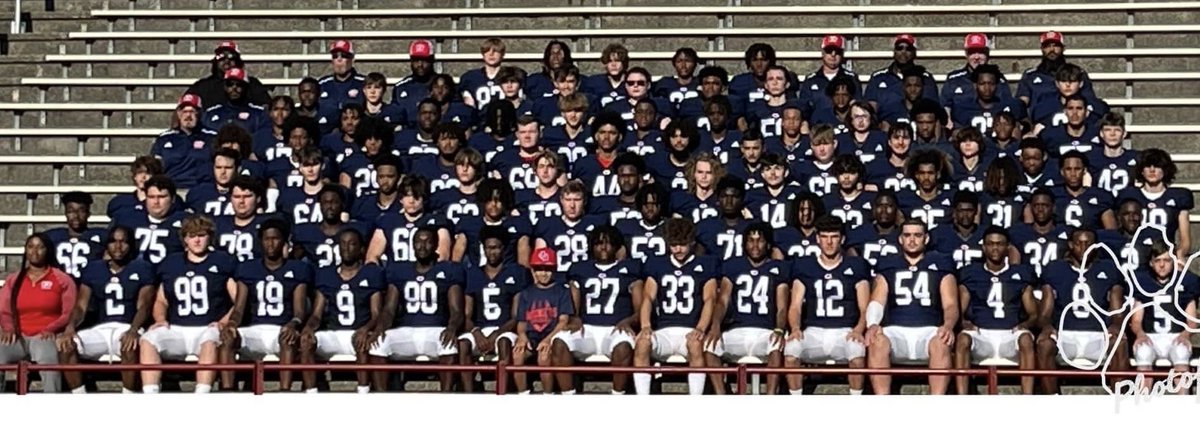 ⁦@JG_Football⁩ ⁦@_JGathletics⁩ my crew this fall! Some incredible young men in this photo!