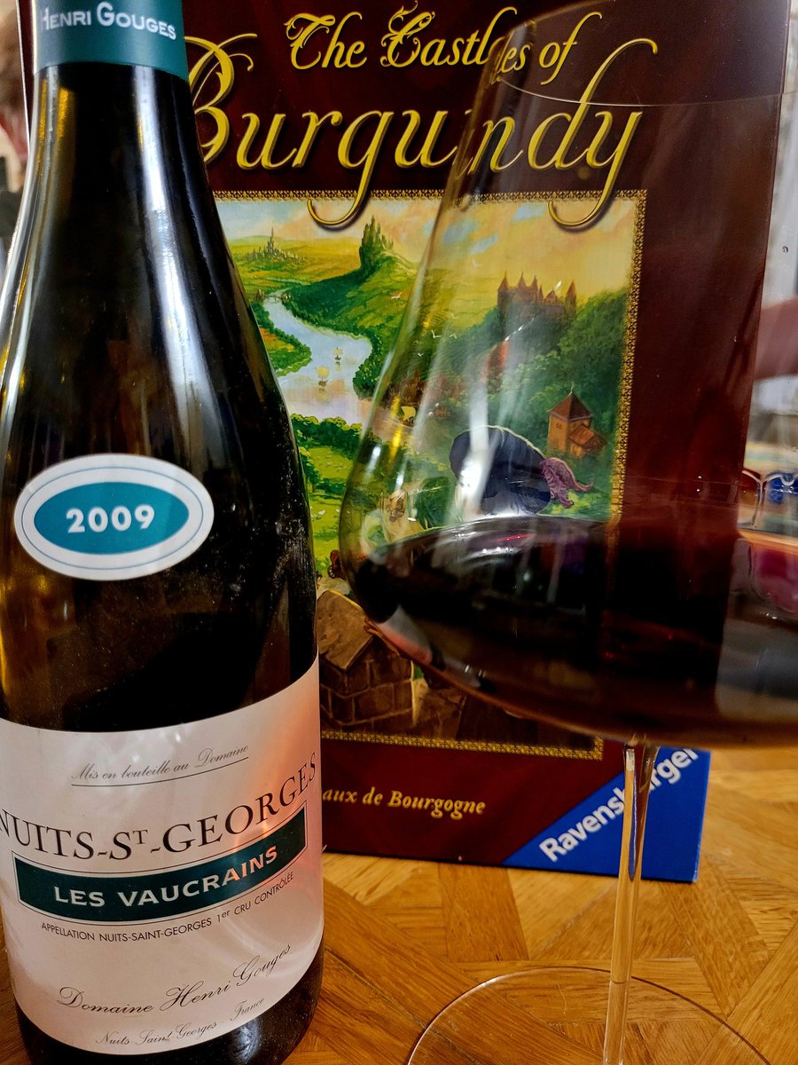 Dutch_G's tweet image. Wine, boardgames and friends. Perfect Saturday evening. #Gouges #2009Burgundy