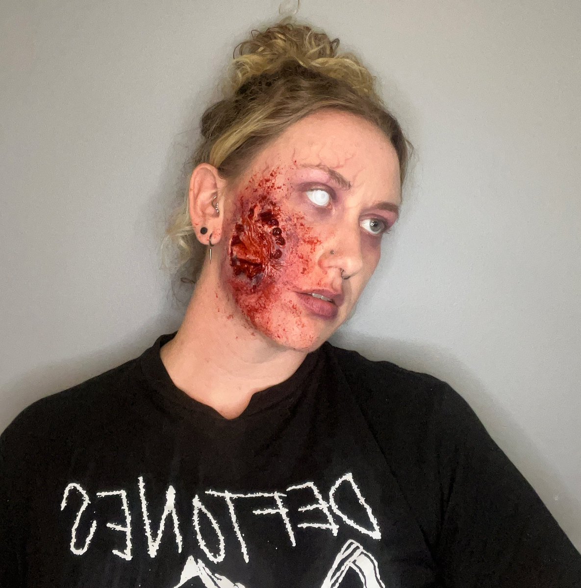 breemary_'s tweet photo. 🩸bitten🩸
@mehronmakeup @CurstKosmetics
#zombiebite #makeupartist #makeup #zombiemakeup #mua #sfxmakeup https://t.co/R3Nii5c3Eq