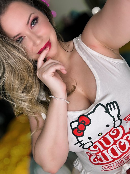 Just chatting at 12pst! https://t.co/2X7Sq6rd8B 🥰 #twitch #LIVE #QandA https://t.co/RbF3IgfarJ<a href="/tag/live"class="tags"><span>#live</span></a><a href="/tag/qanda"class="tags"><span>#qanda</span></a><a href="/tag/twitch"class="tags"><span>#twitch</span></a>