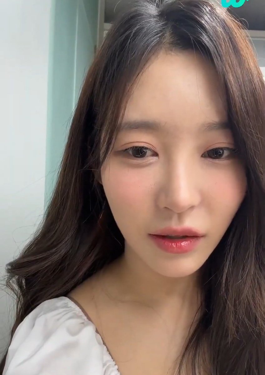 riwonart's tweet photo. 230812 Hyungseo's Weverse Live 

comment: unnie who is your favorite K-pop group please tell us!

🦌: I like CLASS:y... Um, I also like T-ara sunbaenim (whispers), I almost fainted when I saw them, I almost cried, but I didn't cry (+)

#클라씨 #CLASSy @M25_CLASSy https://t.co/Uxs692n8fD