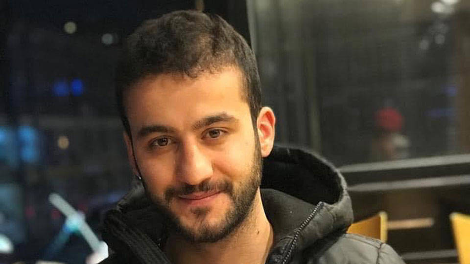 Rize’de sokakta yürüyen 29 yaşındaki Selim Bostan, uğradığı silahlı saldırı sonucunda hayatını kaybetti yeniyasamgazetesi5.com/rizede-bir-gen…