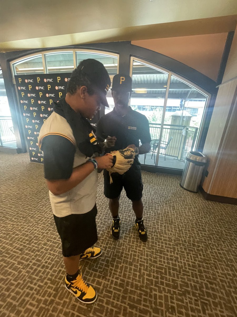 KingDukeBaseba1's tweet photo. @KingDukeBaseba1  @Pirates @KingDukeBaseba1 #LFG ⚾👑💯 https://t.co/Bi2cISxHtz