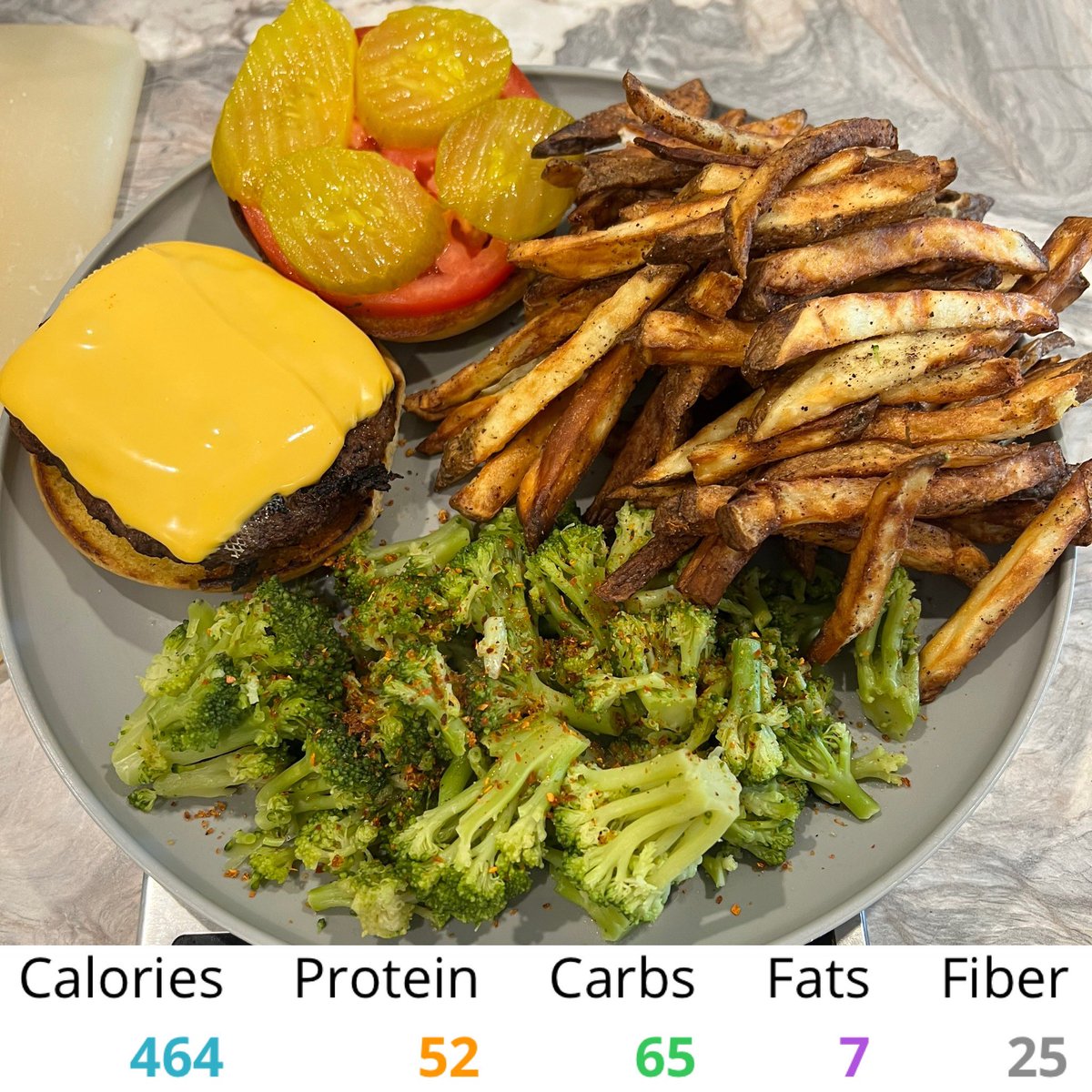 Love this lunch -> cheeseburger, steamed broccoli, & fries (air fried)! Working with my coach to achieve my goals!

#homemade #cleaneating #leanprotein #beef #lifestyle #macros #tasty #musclebuilding #aminos #protein #micronutrients #american #greens #nutrition @kaitlynkenna