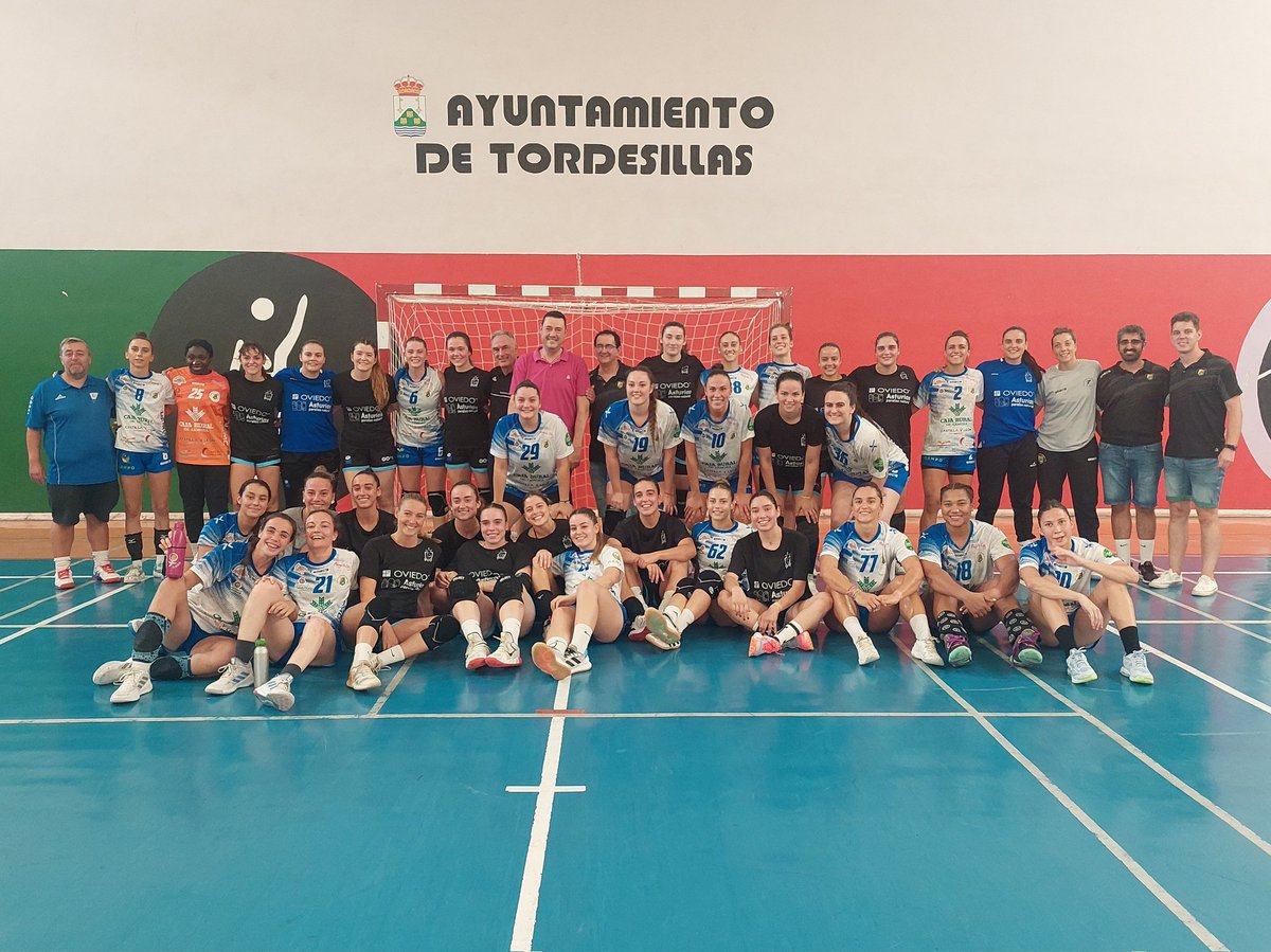 LobasOviedoBF's tweet photo. Final en Tordesillas, con buenas sensaciones y derrota por la mínima (29-28) ante el @BmAulaCultural, al que volveremos a enfrentarnos el miércoles en el Florida Arena #lobas #CreoEnOviedo #yocreOBF https://t.co/xa4qM5fYhy
