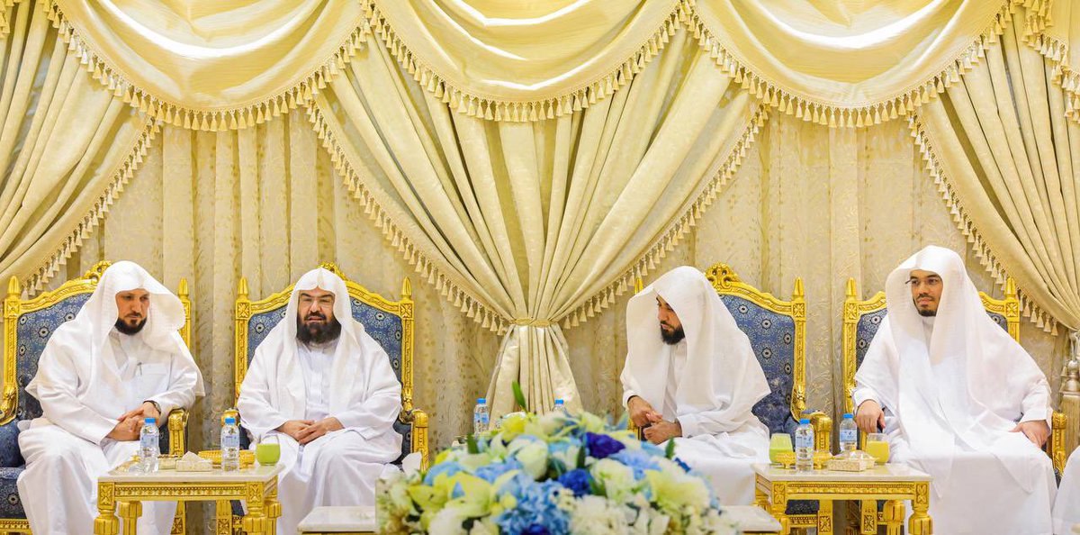 HaramainInfo's tweet photo. Imaams and officials of Masjid Al Haram visited Sheikh Maher Al Muayqali at his residence this evening https://t.co/a3hYKsndNu