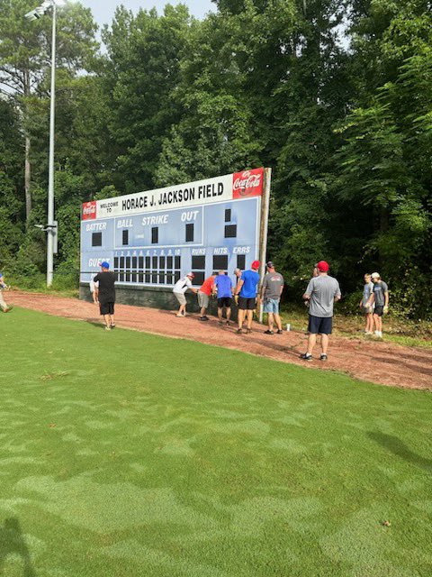 jdragonbaseball's tweet photo. Father/Son work day!! #newwall https://t.co/pdCzMU6En5
