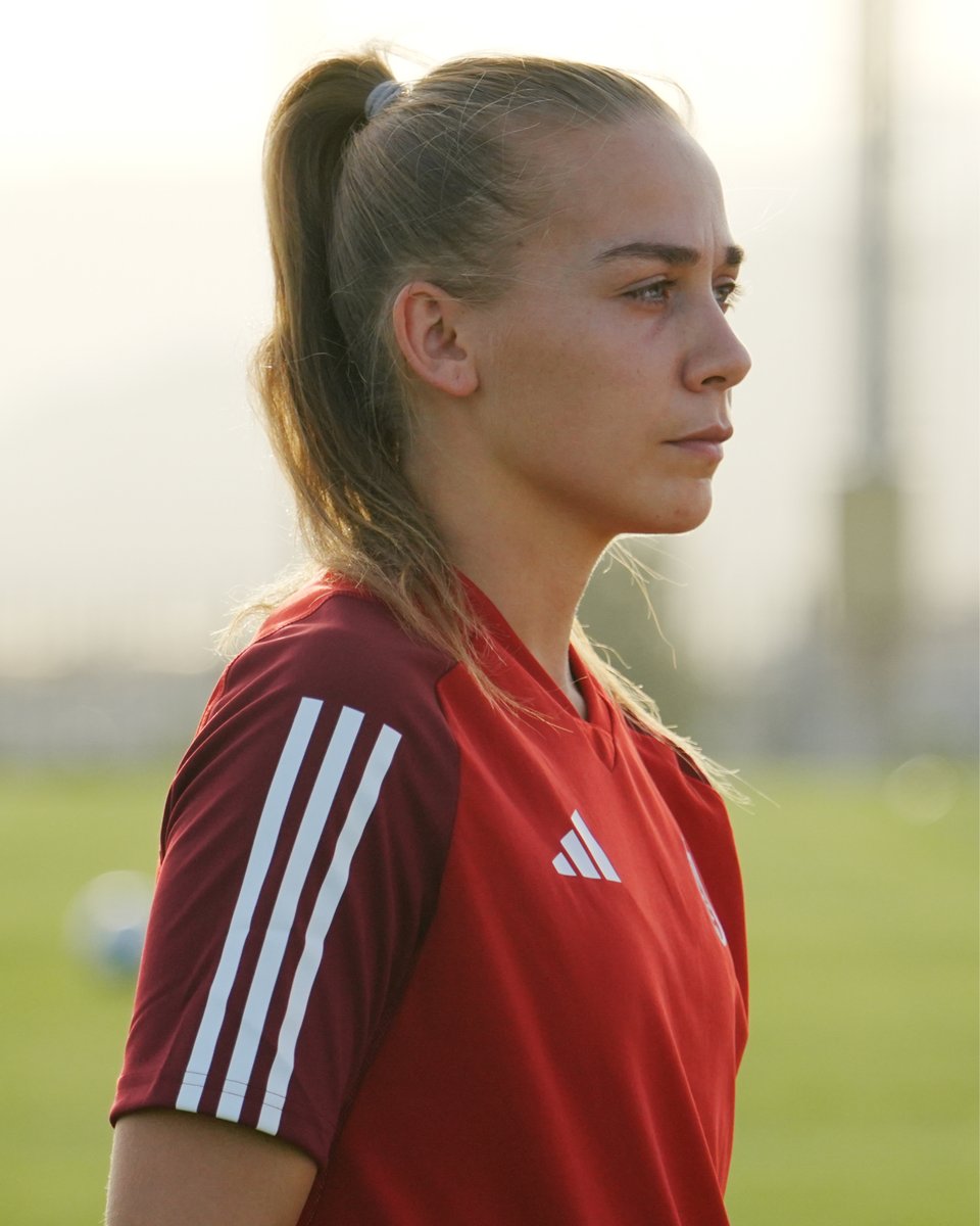 GranadaCF_Fem's tweet photo. 👀❤️🔛

#𝙂𝙧𝙖𝙣𝙖𝙙𝙖𝙁𝙚𝙢𝙚𝙣𝙞𝙣𝙤 🇦🇹 https://t.co/DaKX7V0XgZ