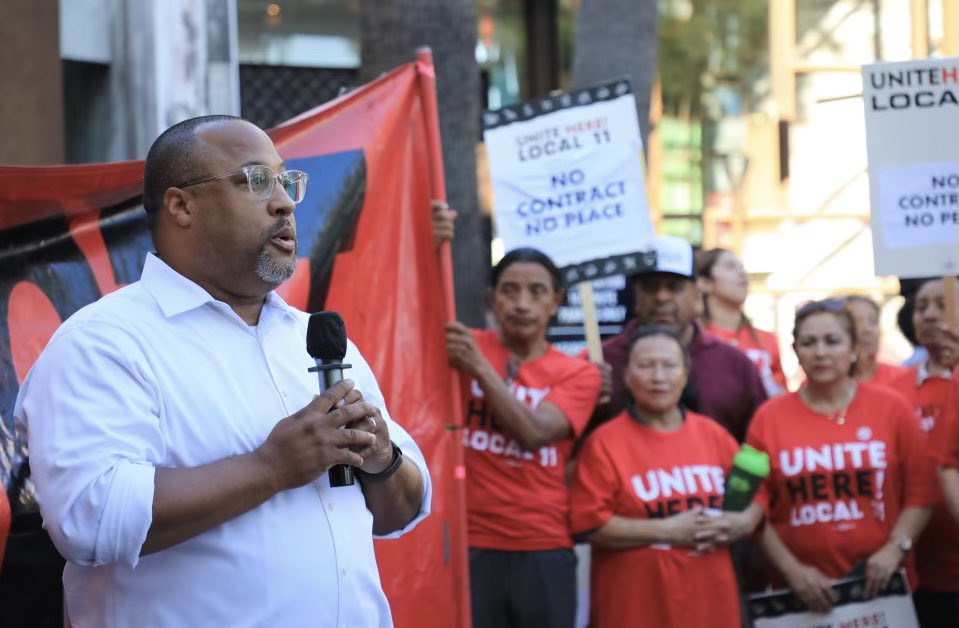 Proud to stand shoulder to shoulder with @UNITEHERE11 in support of Long Beach hospitality workers at the Hotel Maya who are fighting for a fair contract and safe picket line. #HotLaborSummer #honorpicketlines #boycott #LBC #StrongBeach