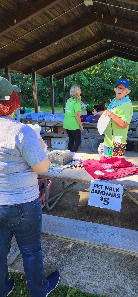 beckbjj's tweet photo. First & foremost I want to thank all of you amazing generous people who donated & RTed my @WiscHumane #PetWalk fundraiser! Thanks to you, I was the top fundraiser this year! I couldn't have done it without you!❤️Here are pics. #PetWalkRacine #WiscHumane #LucyFurTweetsStrong 1/5 https://t.co/lDFWIGMoJB