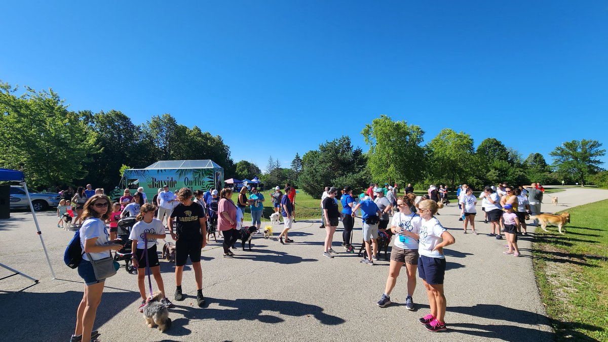 beckbjj's tweet photo. .@WiscHumane #PetWalk #PetWalkRacine #WiscHumane #LucyFurTweetsStrong
2/5 https://t.co/fLM2BBkE1v