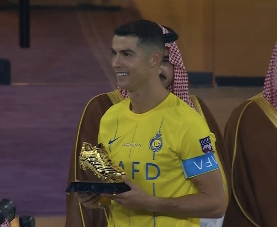 iamchrisani's tweet photo. The longevity in this game should be respected Please ...  CR7 for a reason 
Records follow him anywhere he goes. https://t.co/YfEtzciR6f