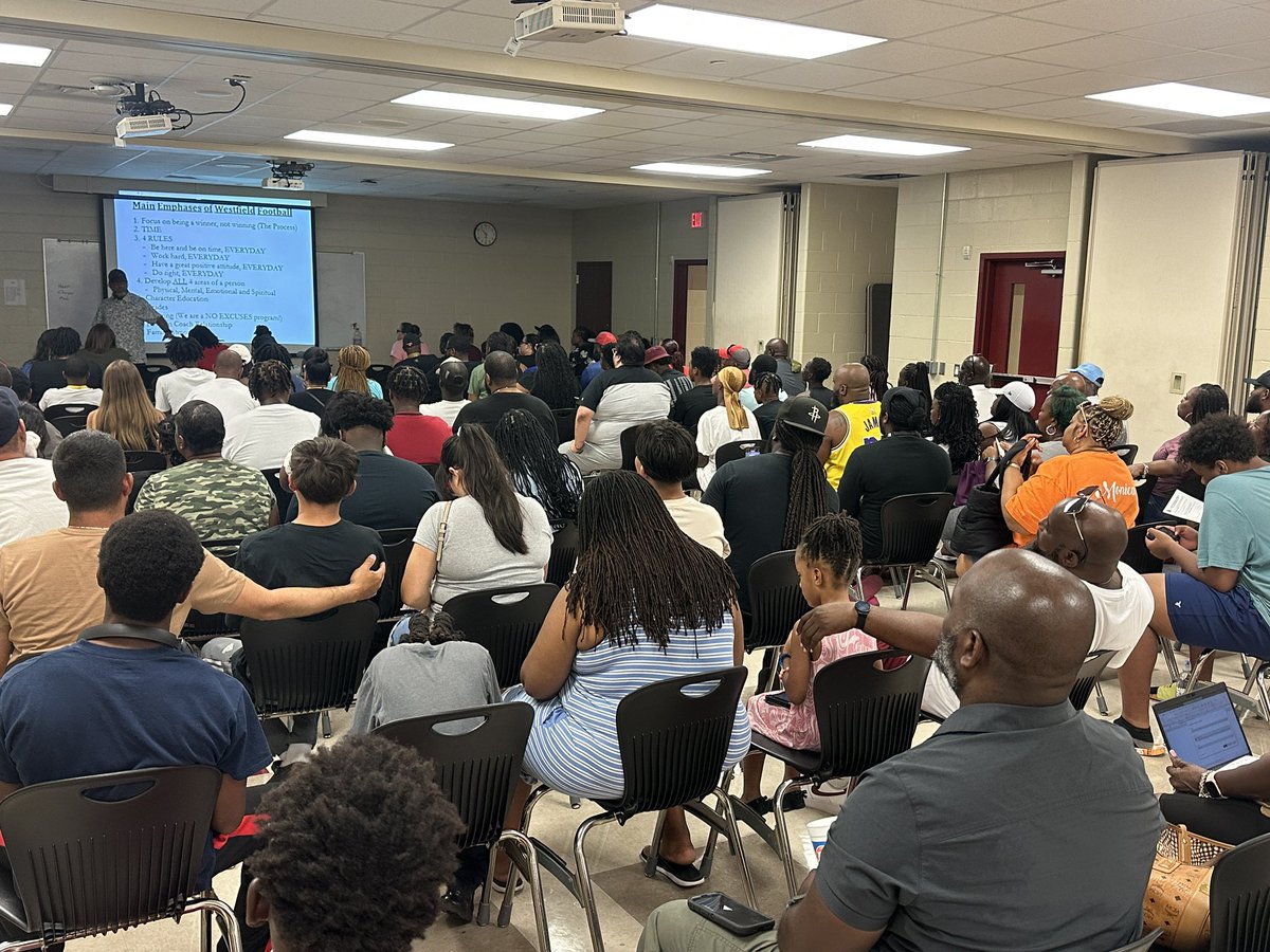 fb_westfield's tweet photo. Great turn out for the Westfield Parent Meeting!! https://t.co/KxJnvN5JRo