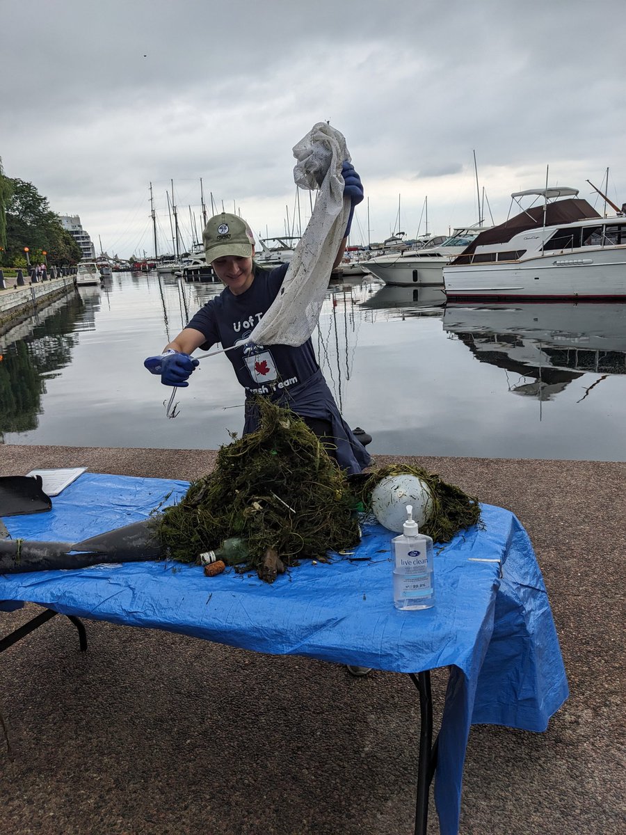 We came, we saw, we ended early due to ⛈️ but we had a fantastic start to today's Trash Trap Dive! Thanks to everyone who showed up to count and categorize!!! What an amazing community we have. #LastStopTheOcean #FightingFloatablesTO