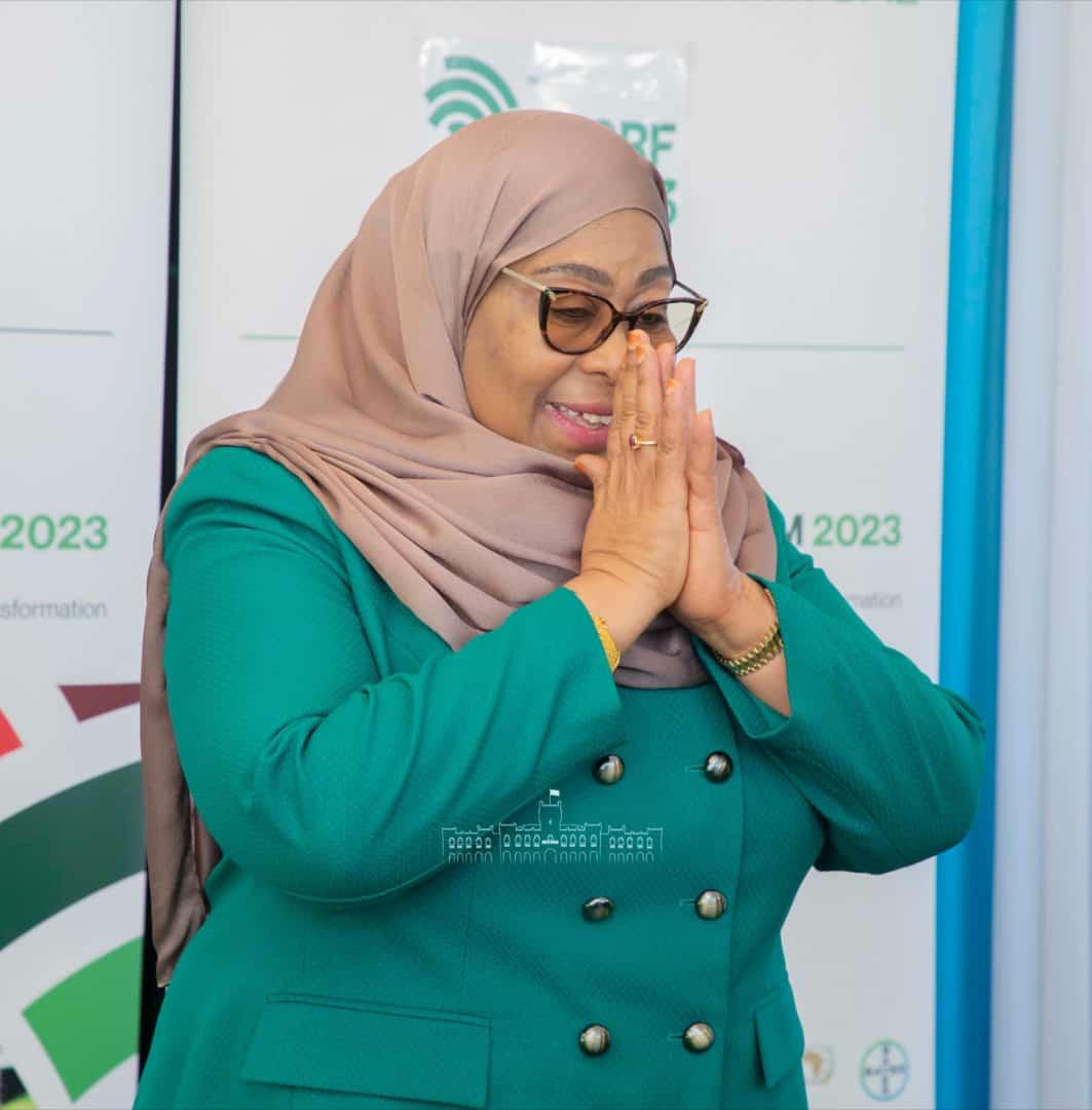 Mungu akujalie Hekima, Maarifa na Ufahamu ujue jinsi ya kuingia na kutoka mbele ya Watanzania hawa ambao Mungu kakuamini uwaongeze na kuwafikisha kwenye nchi ya ahadi.