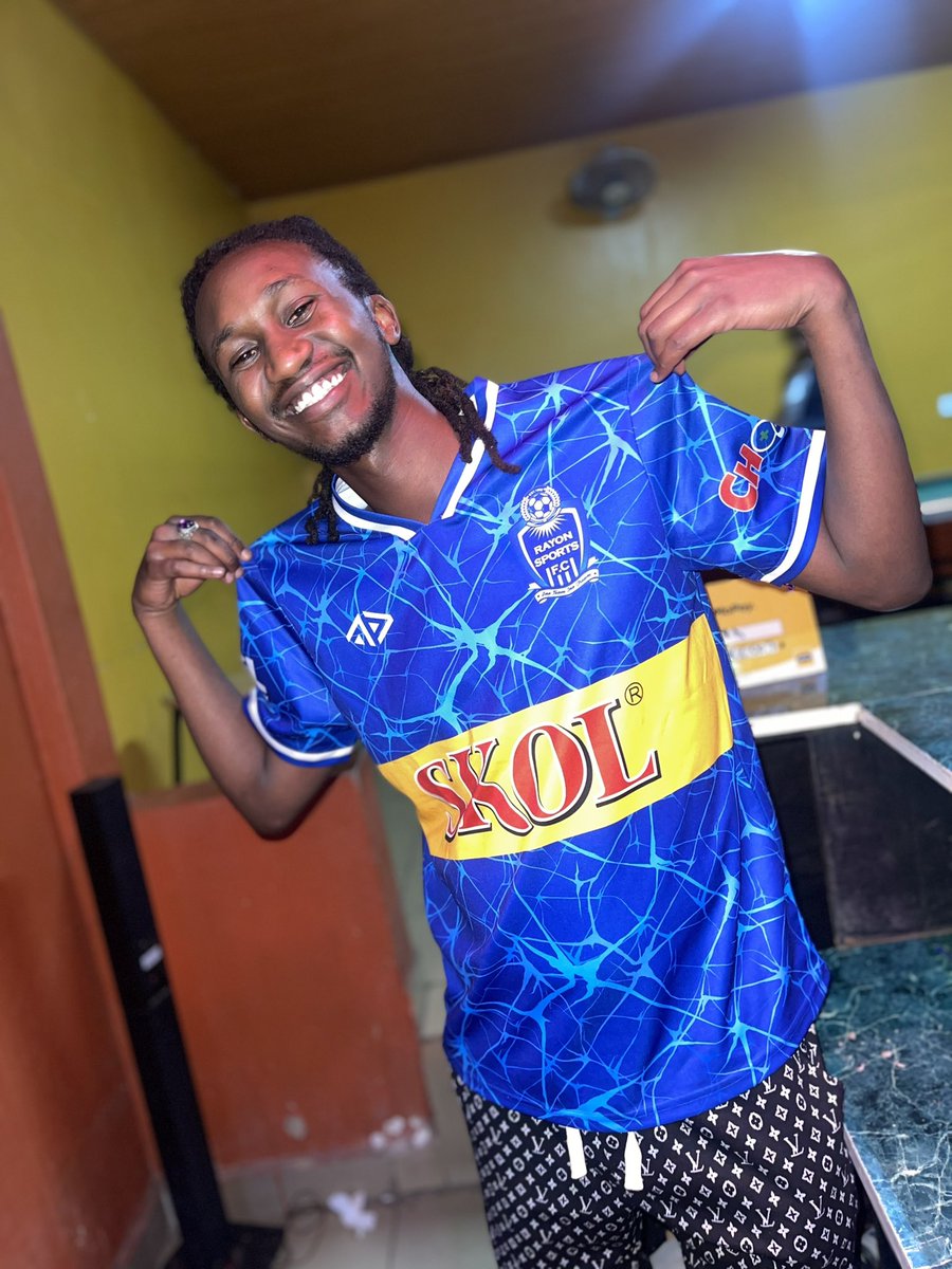 princenshiz's tweet photo. A Proud Rayonian🔵⚪️ https://t.co/ESkCEoktSN