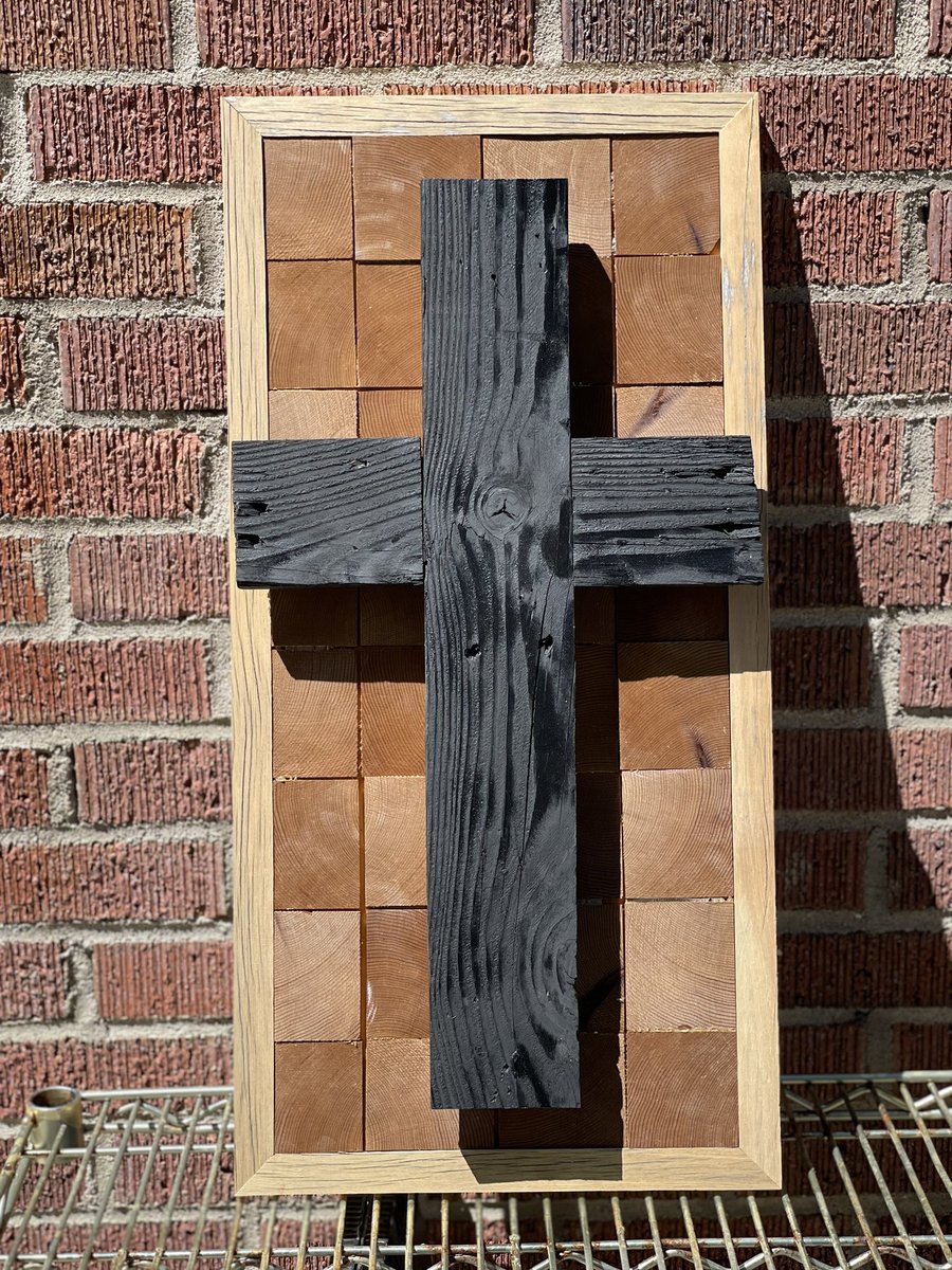 JohnQapplegate's tweet photo. A fine day in the workshop 😎 Simple is best 😌 #nature #ah #carpenter #maker #legno #carving #artistsoninstagram #woodsculpture #k #epoxyresin #woodisgood #arte #woodworkers #woods #pyrographyart #m #home #wooddecor #reclaimedwood #woodworkersofinstagram #love #craft #woodcrafts https://t.co/M1pkqwz0bu