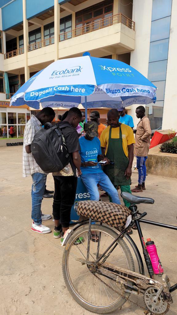 EcobankRW's tweet photo. Gahunda yo gushishikariza abaturage gukoresha servise z’ikoranabuhanga za Ecobank mu karere ka Huye yasojwe kuri uyu wa Gatandatu. Turakwibutsa ko nawe wakwifungurira konti ukanze *883# cyangwa ukagana umu ajenti wa Ecobank Xpress Point ukwegereye.
#ecobankRW #XpressPoint https://t.co/1GRIsMg2a2