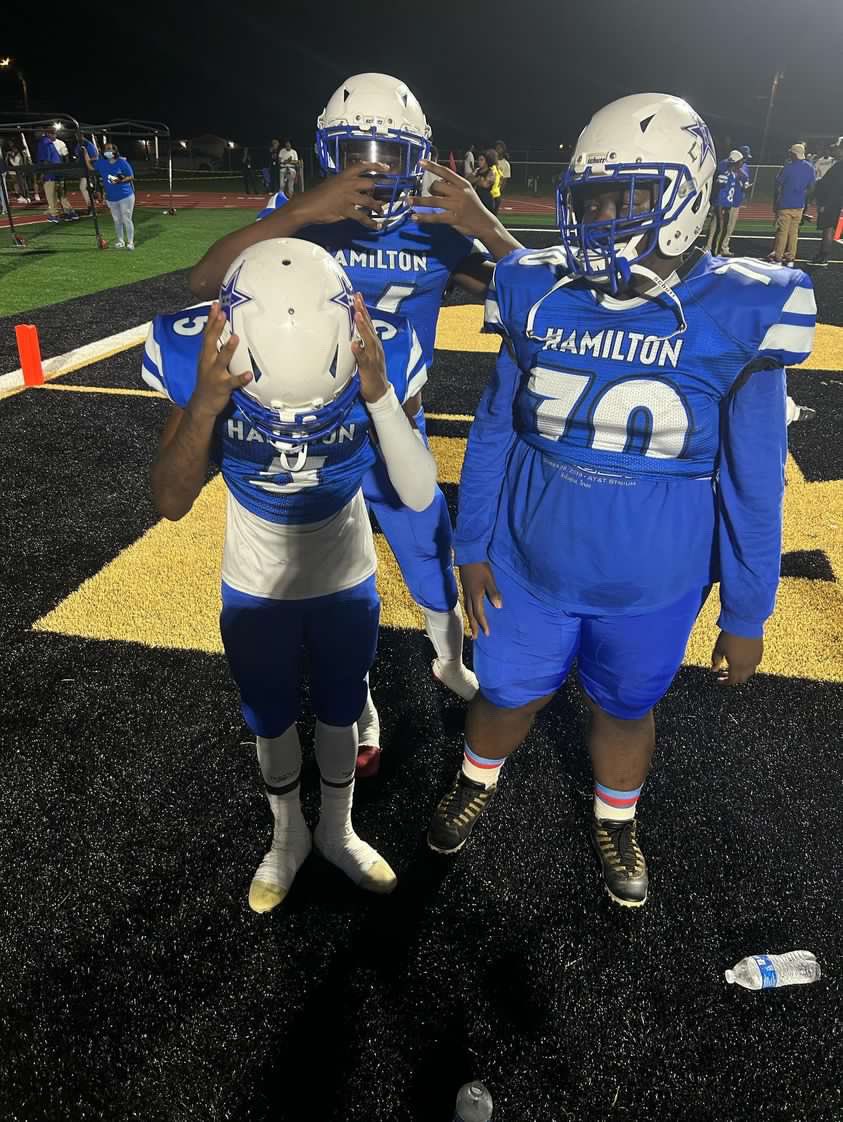 AddaryusH's tweet image. Locked n the whole szn 💯🥱
senior szn🔒🤞🏿
#smu 
#llmymomma💜