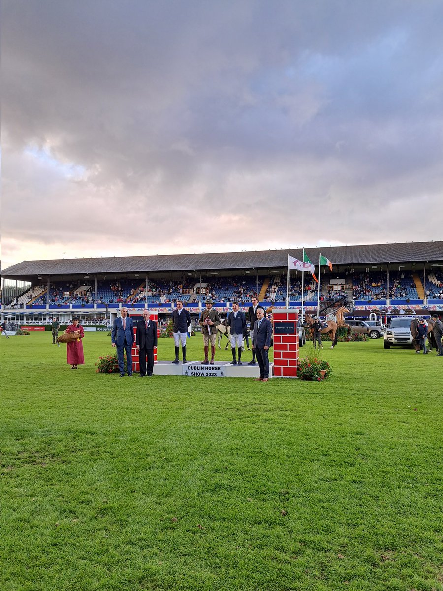 DublinHorseShow's tweet photo. Congratulations to Commandant Geoff Curran who won the 2023 Defender Puissance at the RDS #DublinHorseShow!
#landrover #puissance #rds #23dhs https://t.co/srdkmHRjBf