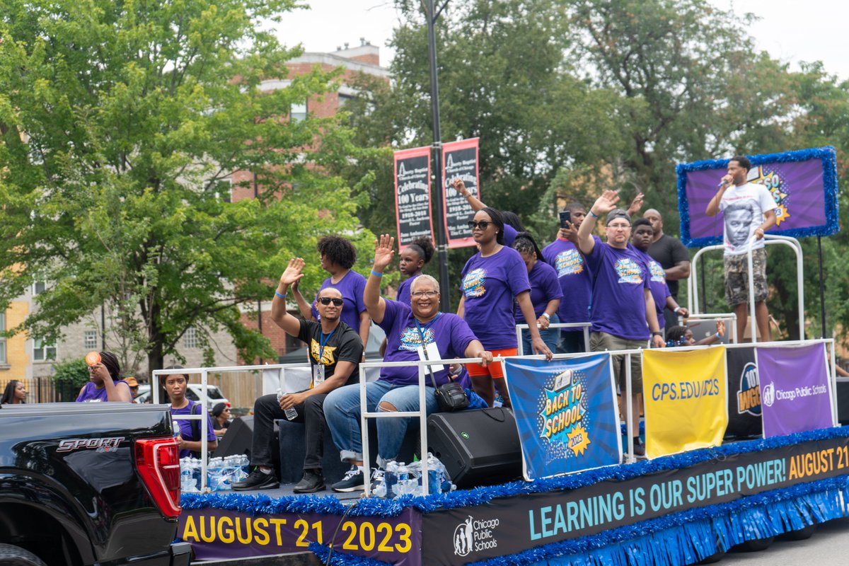 ChiPubSchools's tweet photo. Bringing the spirit of back-to-school to the South Side of Chicago, the 94th annual Bud Billiken Parade set the tone for the upcoming school year. We can't wait to welcome our students back into the classroom on Monday, August 21, 2023. #TheBestAreWithCPS #Learningisoursuperpower https://t.co/uM9IykVtcV
