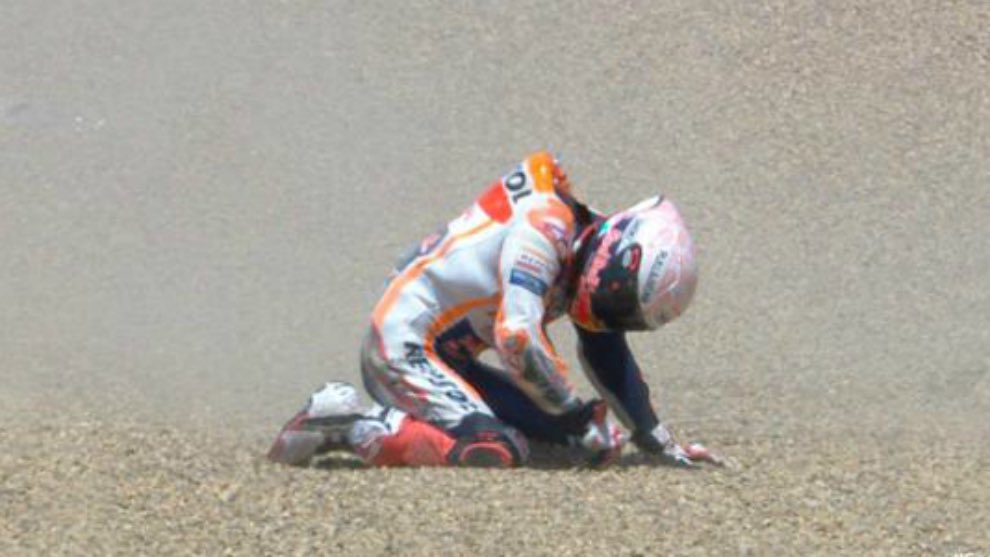 Este día no solo cambió la trayectoria de Marc Márquez. También cambió la historia de la era reciente de MotoGP.

Un piloto que venía de ganar 4 campeonatos seguidos y que, siendo infinitamente superior al resto de pilotos, probablemente a día de hoy habría ganado mucho más.