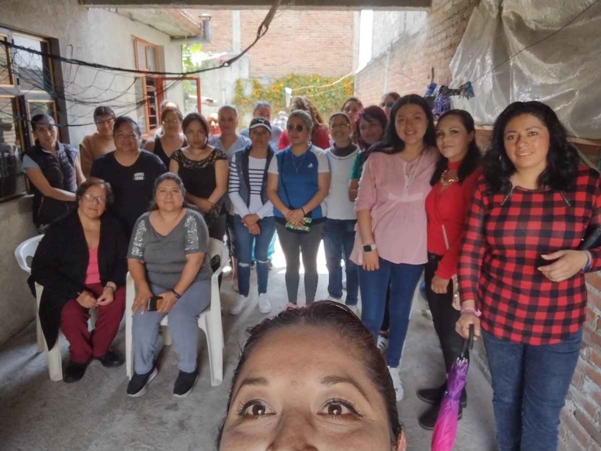 PerlaMoran85's tweet photo. #Toluca #Distrito34 #AlfredoDelMazo  un equipo unido jamás se da por vencido!! https://t.co/iYCAeOGlpl