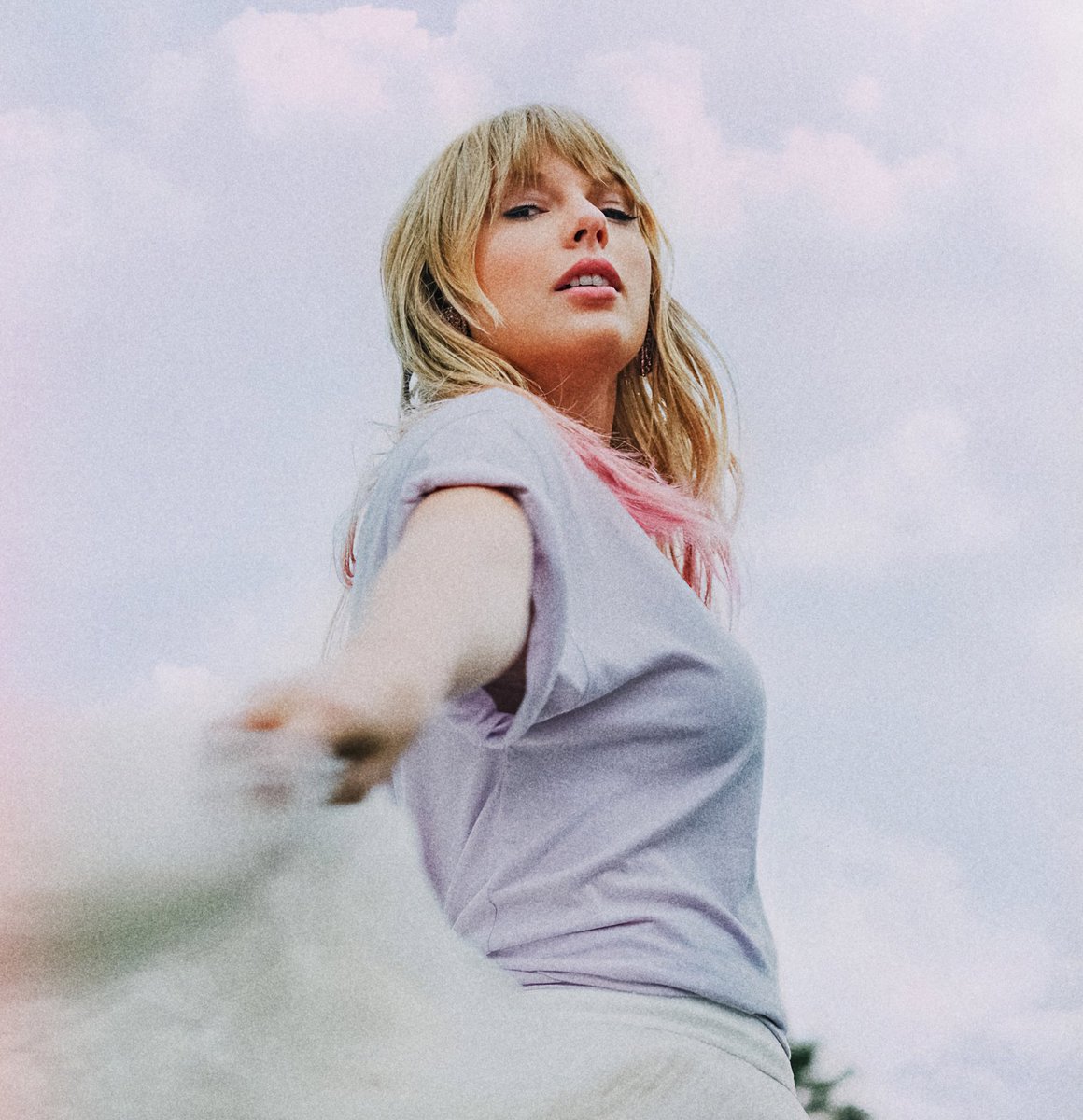 blessedswifty's tweet photo. 💬 | @TaylorSwift13 on asked what’s her favorite lyric from “Cruel Summer”:

— “My favorite line from this song is ‘I love you. Ain’t that the worst thing you ever heard?’.” https://t.co/XDjb7UtzrL
