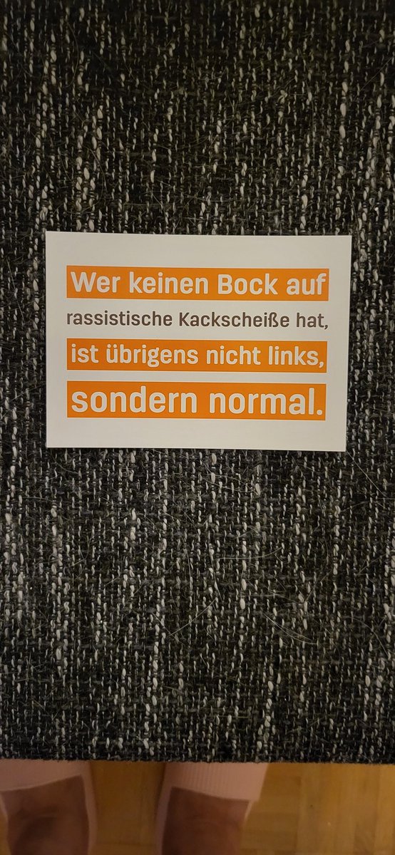 Diese nette kleine Postkarte hat mir mein Sohn gestern mitgebracht. 🫶
Natürlich hat er für sich auch eine gekauft ❣️Wie schön wenn die Familie so stabil ist 😍
#Familie
#Lovemykids 
#wirsindmehr
#fckafd