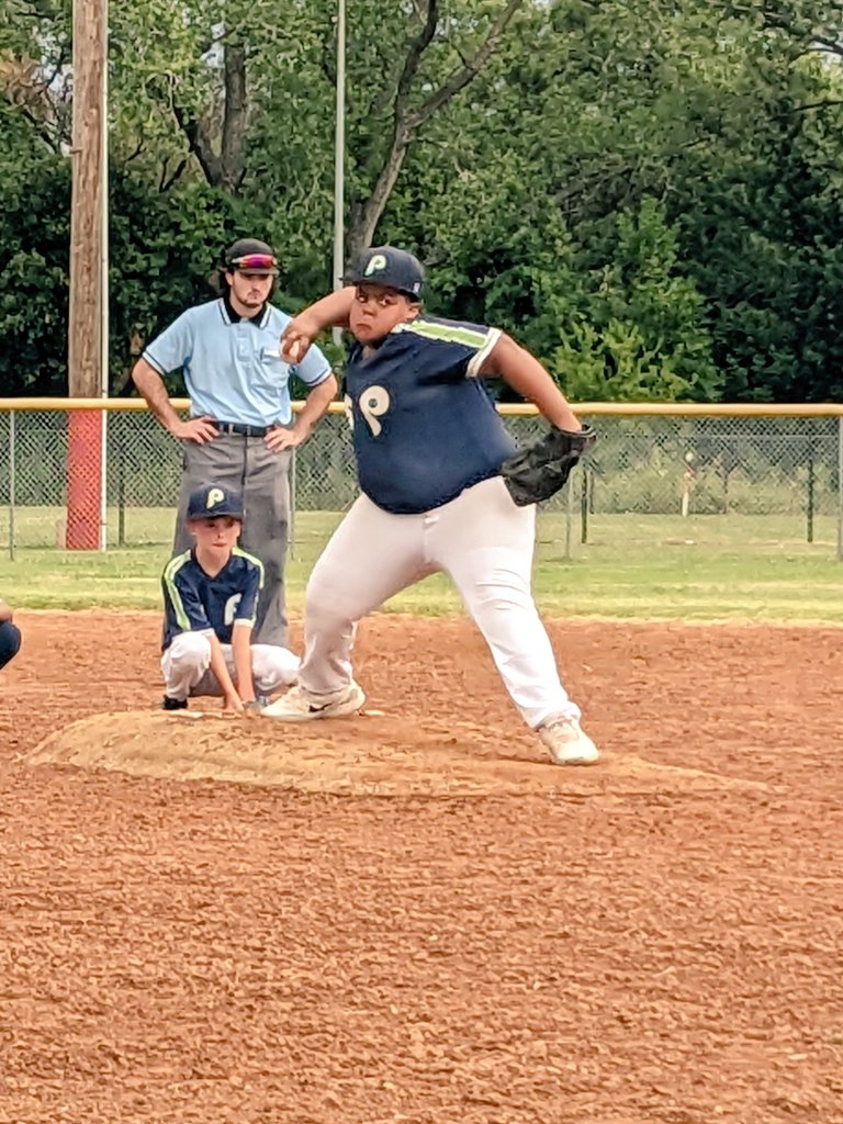 jnell_lane's tweet photo. When big sis gets β‘ out & tournament cancelled, you change clothes & bust tail to the next ball field! ππ βΎ#onafieldsomewhere #OKPrime https://t.co/A6VEjRGrer