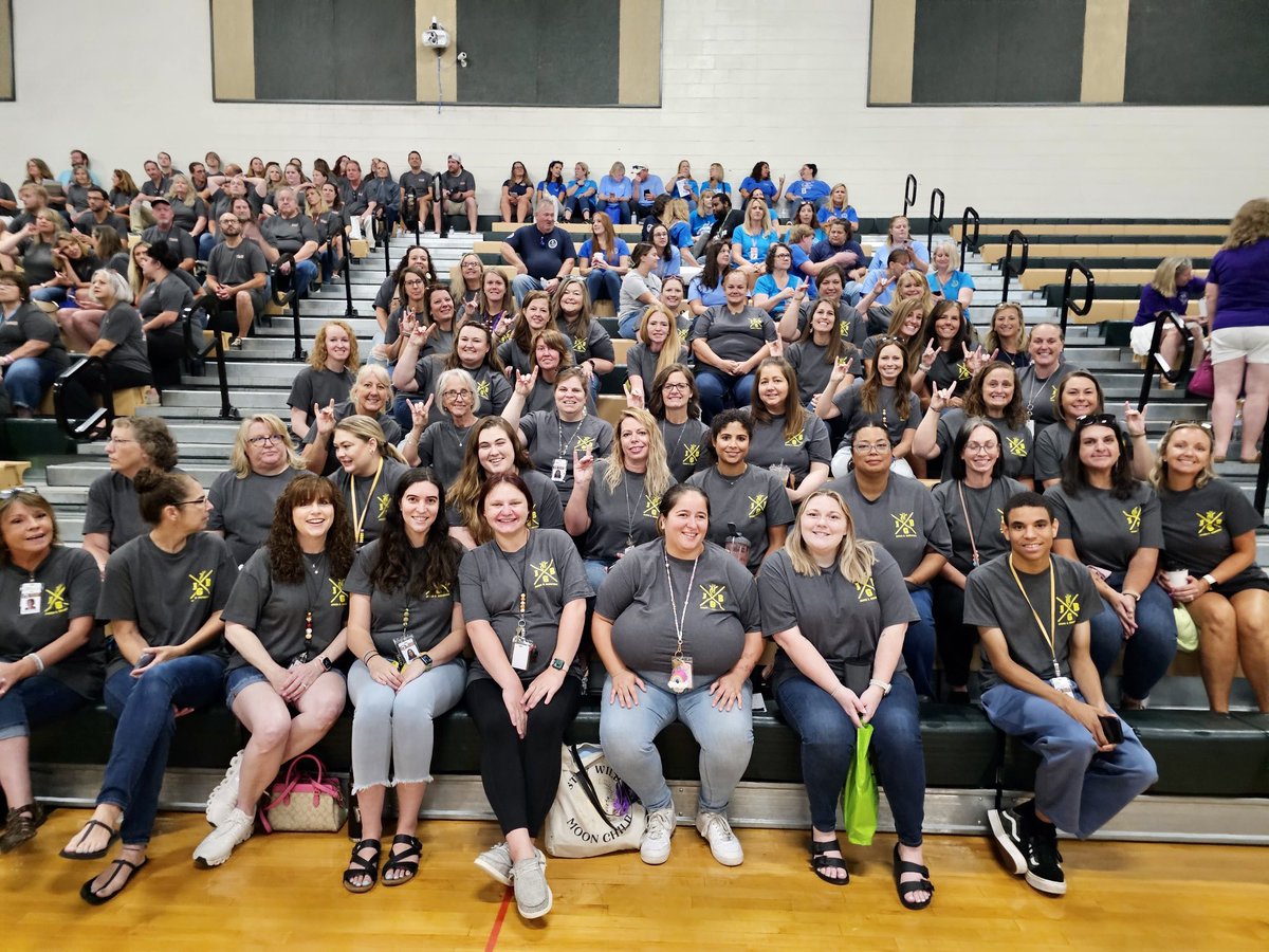 meganahowland's tweet photo. THIS staff. 💜💚💙❤️ We are #FourHousesOneFamily that TRULY shines brighter, together. ✨ It is a humbling honor to be the AP @JGB_Giraffes. The BEST of the BEST. Students, staff, community. Let’s get this year started and #Bethatone educator! https://t.co/GB5HajiugQ
