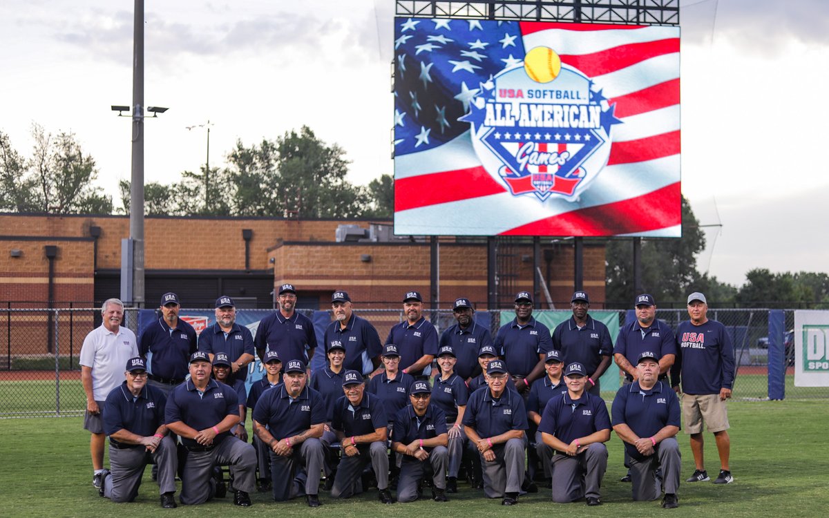 S/O to our 2023 All-American Games umpire crew joining us from 𝙖𝙡𝙡 𝙩𝙚𝙣 #USASoftball Regions across the country 👏

#AllAmericanGames | #BluesAcrossAmerica 👕 🇺🇸