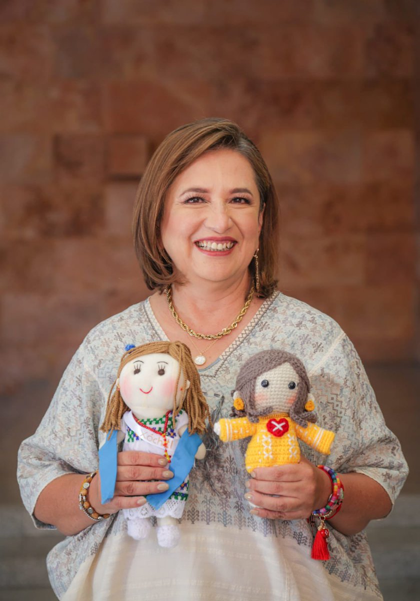 Esta bella señora se perfila para ser la próxima presidenta de México.  🇲🇽 

Se llama <a href="/XochitlGalvez/">Xóchitl Gálvez Ruiz</a> 

Es bien valiente, trabajadora, entrona, alegre, preparada, y con hartos ovarios🥚

Y lo mejor 

No le tiene miedo al presimiente.

Comparte si estas de acuerdo.🙋‍♀️

XÓCHITL VA