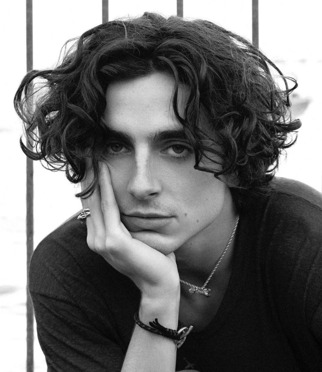 kylieversac's tweet photo. these pictures of timothée chalamet https://t.co/2jZASE8XI9